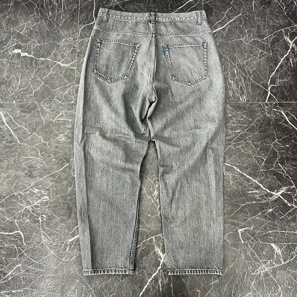 빔즈 워시드 데님 팬츠 그레이 상품이미지5
