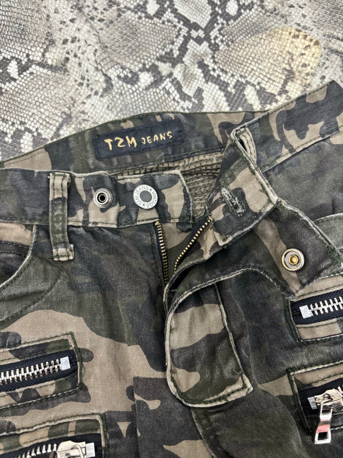 Camo Pattern Slim Fit Zip Pants 상품이미지6