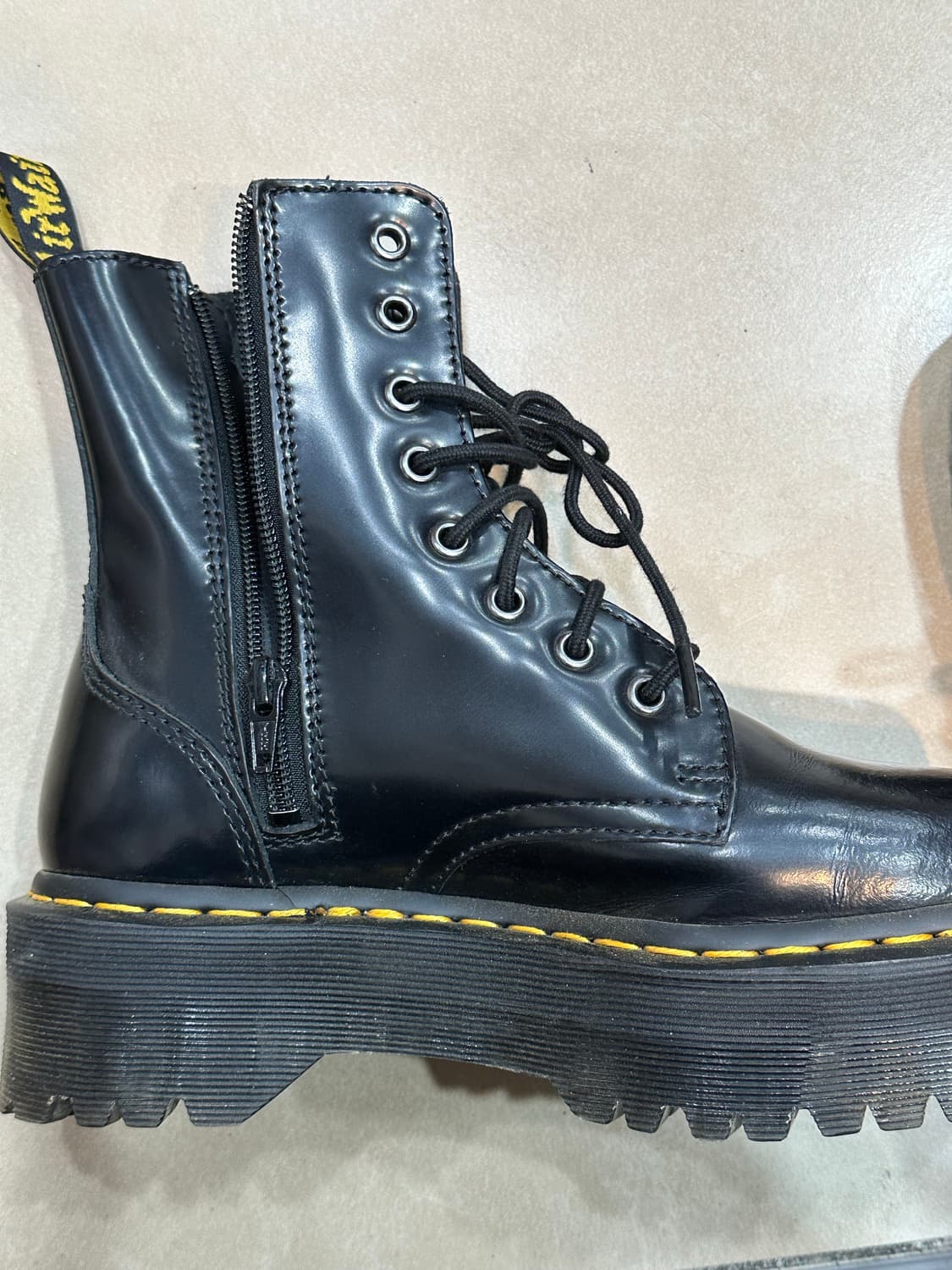 닥터마틴 1460 워커 240 상품이미지4