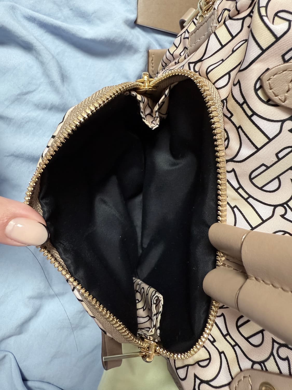 버버리 모노그램 나일론 스몰 백팩 상품이미지7