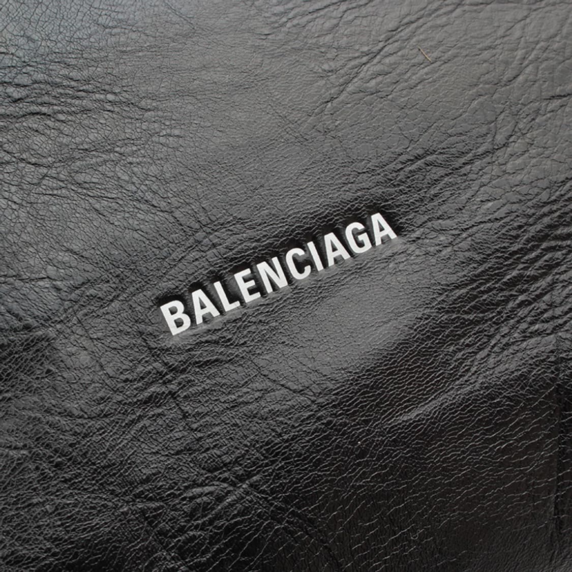 발렌시아가 블랙 익스플로러 빅 크로스백 상품이미지6