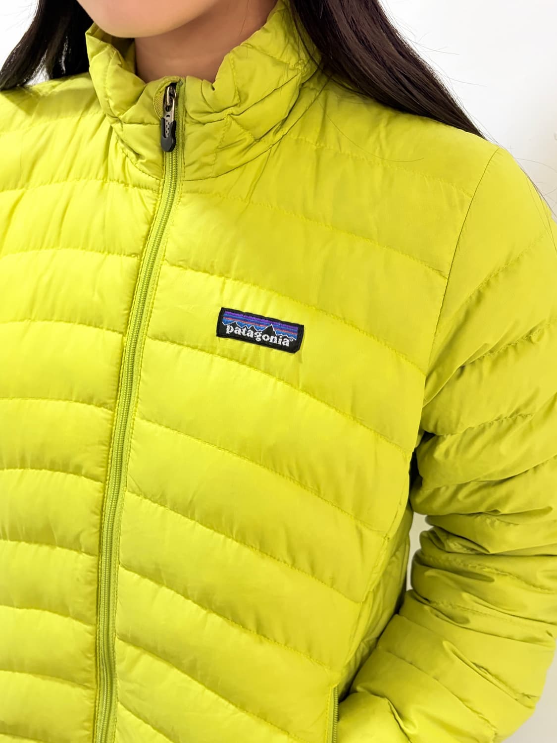 파타고니아 라임색 경량패딩 상품이미지2