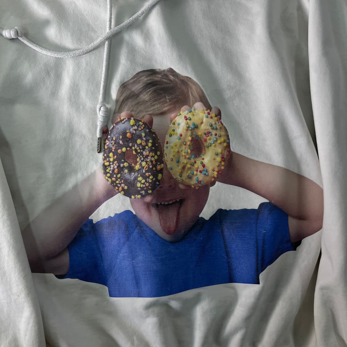 105 아크메드라비 화이트 후드티 상품이미지3