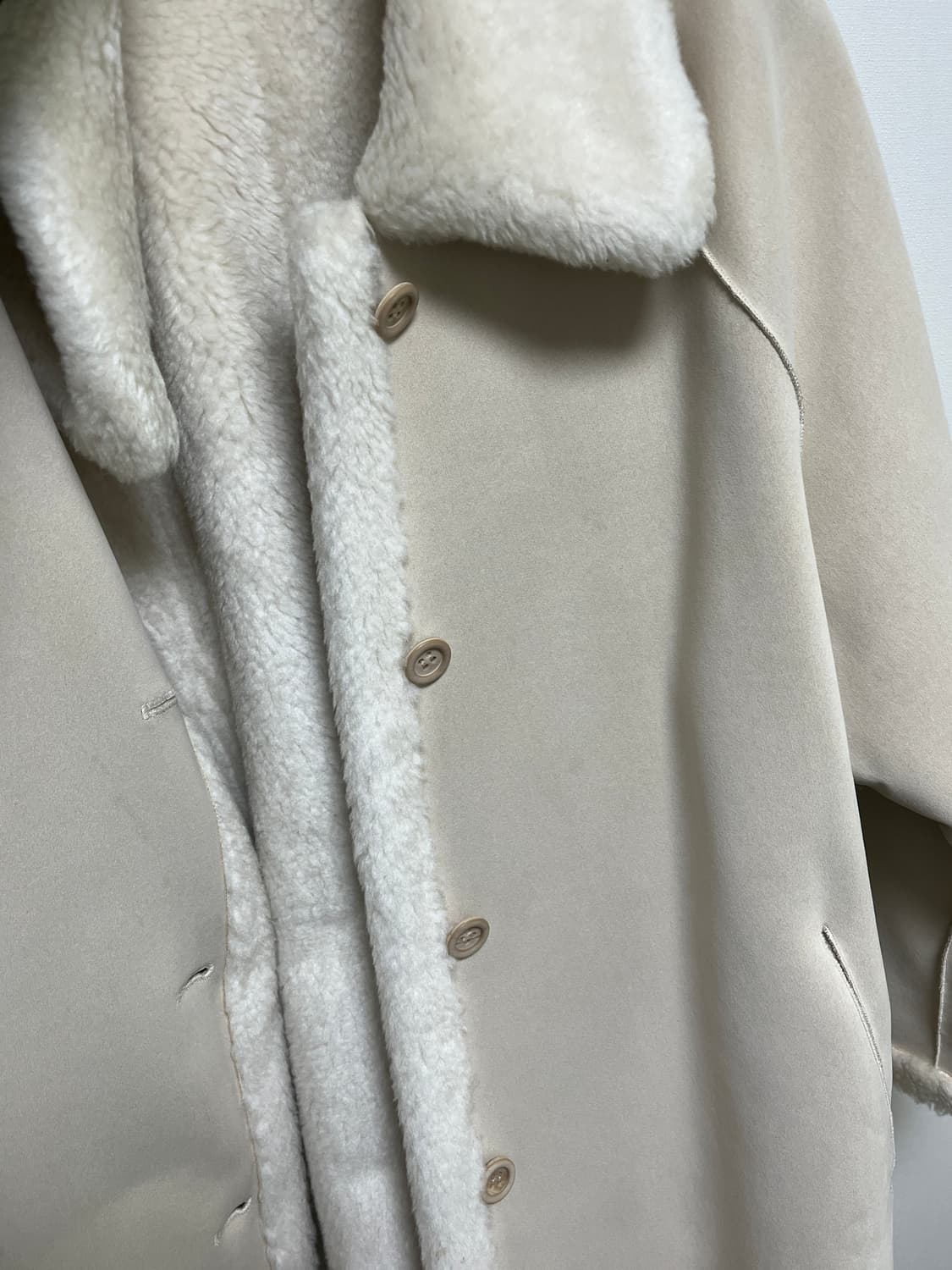 아카이브제이투유 캐롤리버시블무스탕 크림 상품이미지5