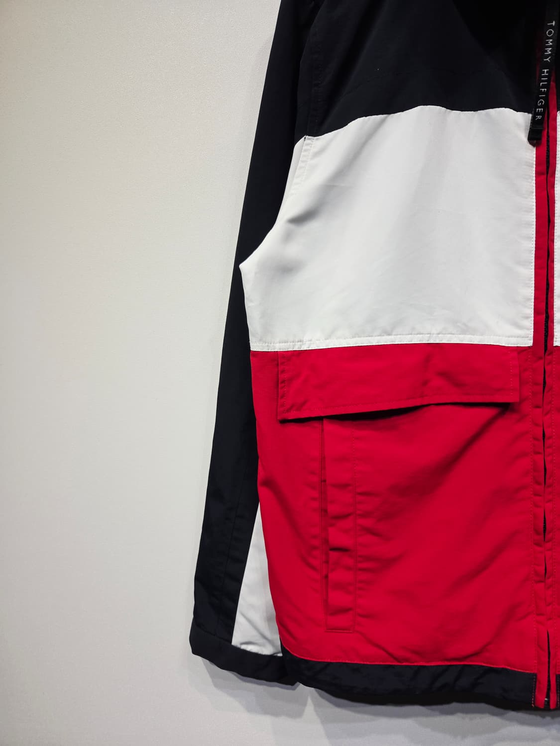 타미힐피거 빅로고 컬러블록 후드 바람막이 자켓 상품이미지4