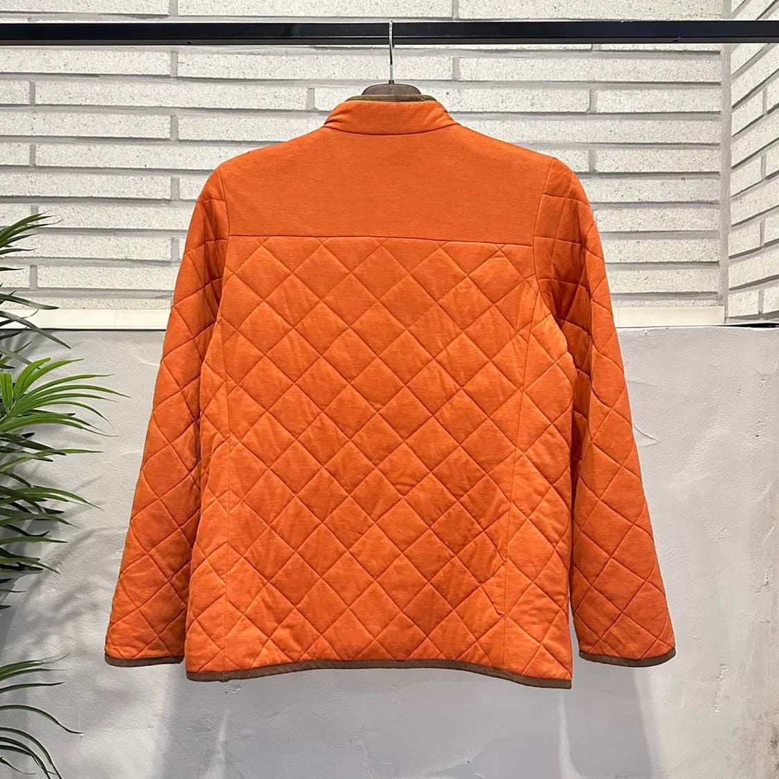 맥그리거 스포츠웨어 퀼팅 자켓 코듀로이 라인 배색 하이넥 디테일 주황 상품이미지2