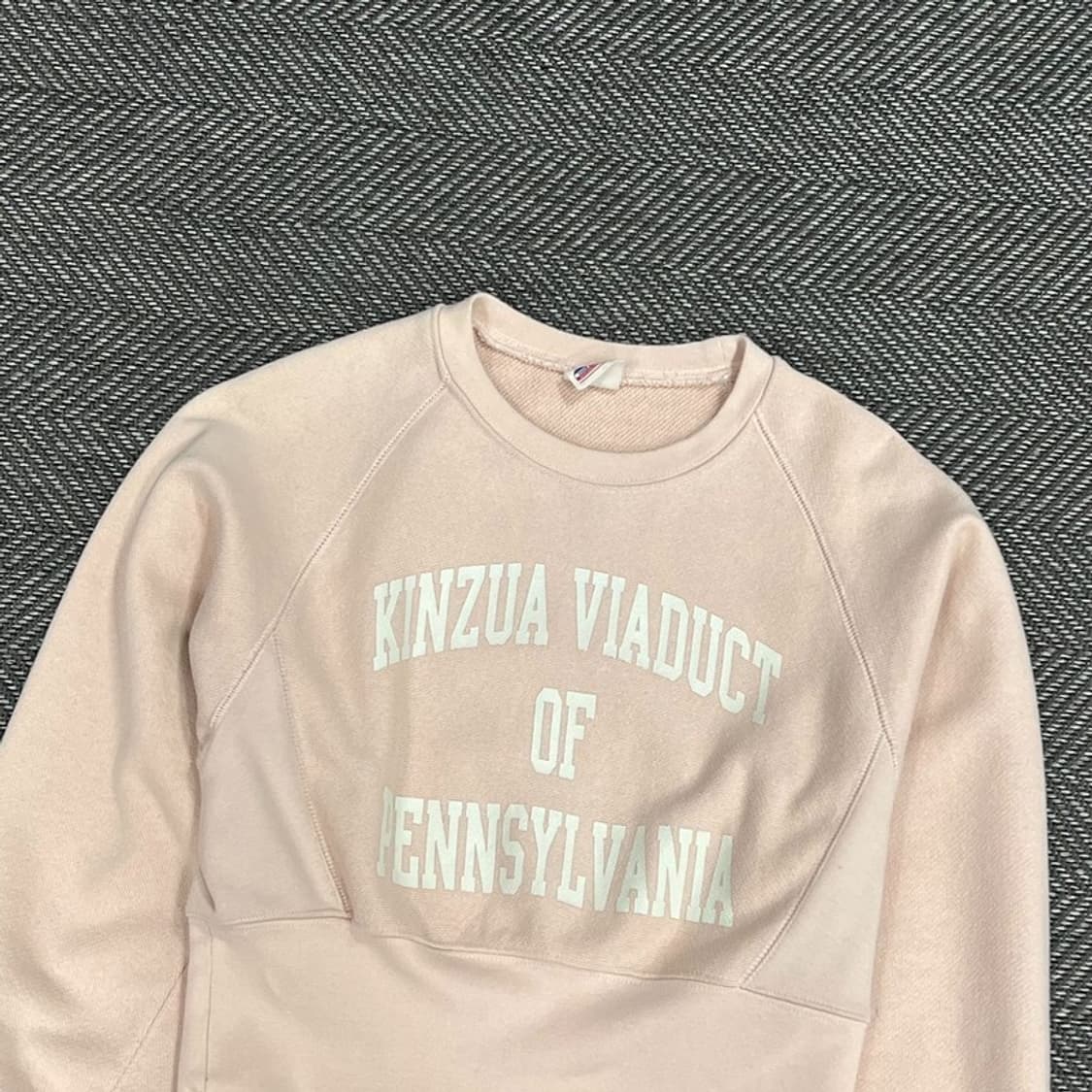 프릭스스토어 체스트 프린팅 크롭 맨투맨 v1154 상품이미지3