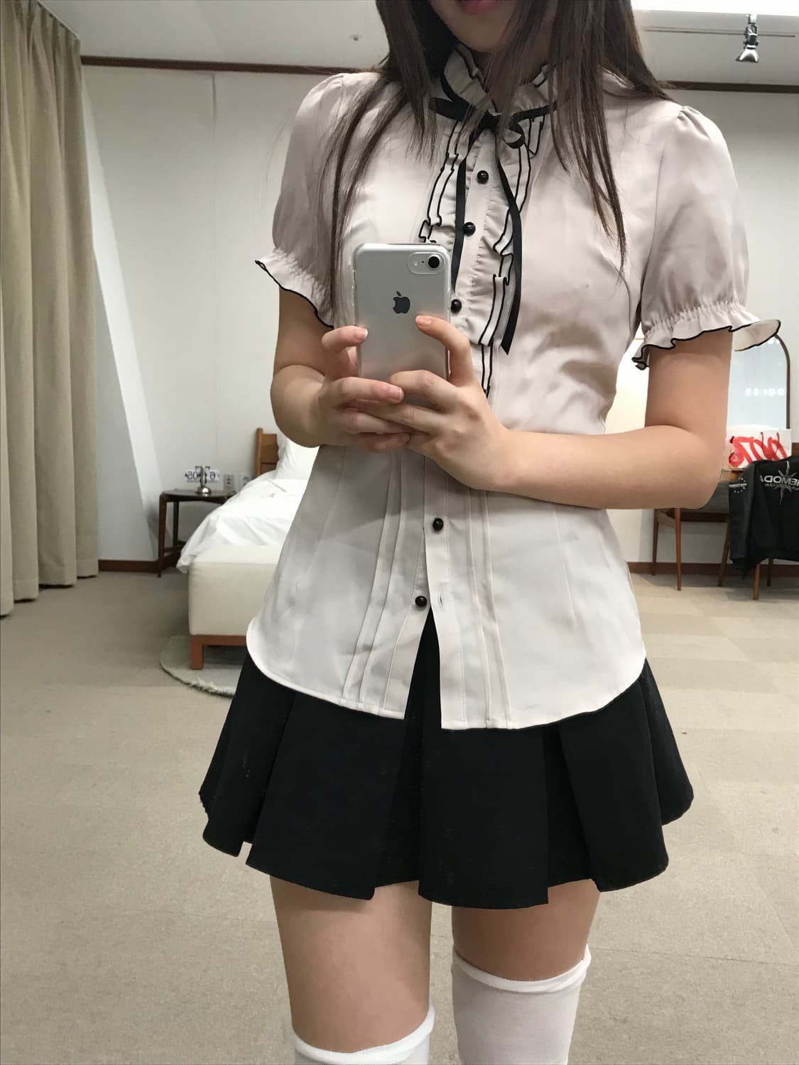 Ribbon Trim Ruffle Blouse 상품이미지2