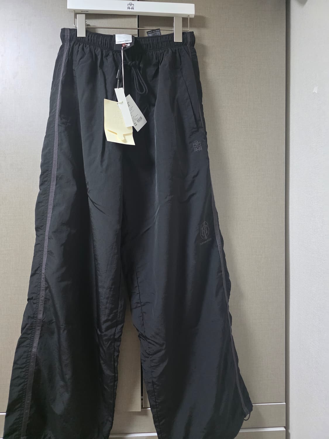 휴먼인덱스 트랙팬츠 Black/Purple 2사이즈 판매합니다 상품이미지1