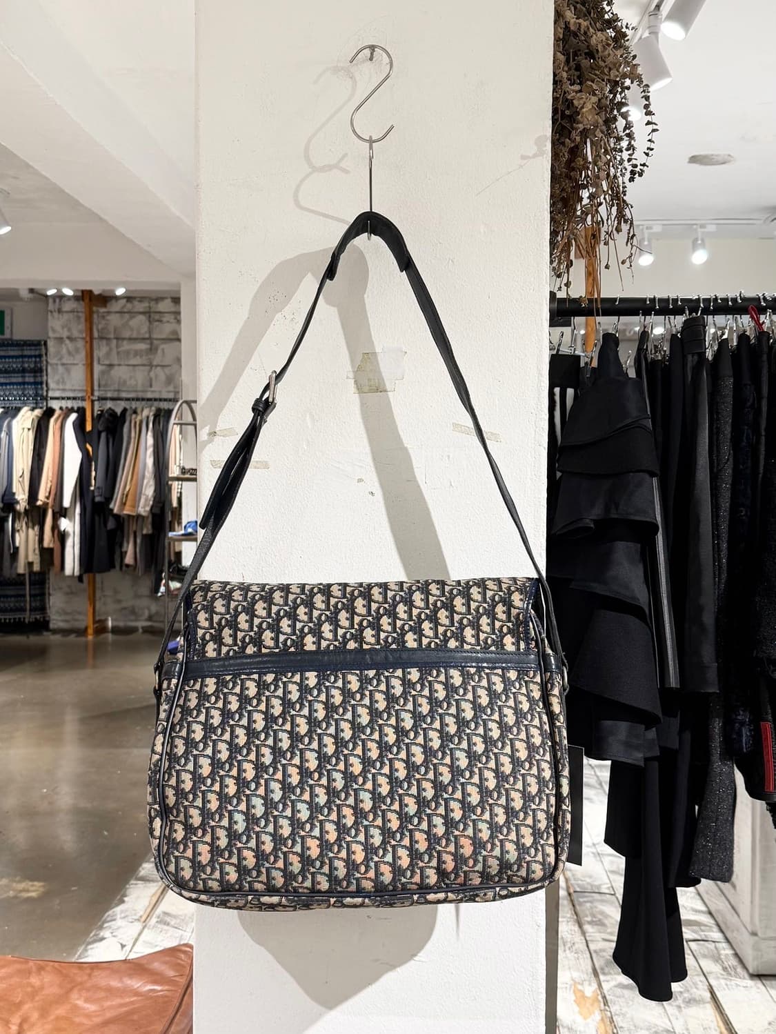 크리스찬 디올 오블리크 플랩 메신저 백 상품이미지6