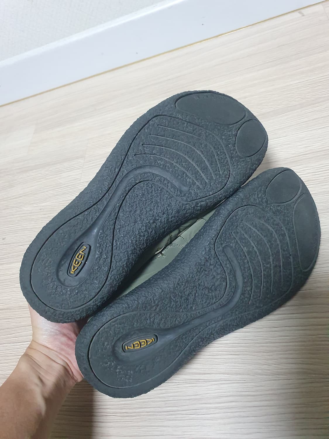 킨 KEEN 패딩 슬립온 그린 270 상품이미지7