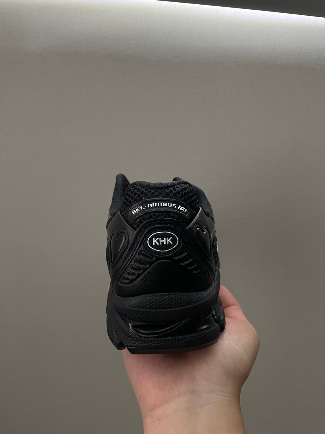 아식스 x 김해김 젤 님버스 10.1 블랙 235 사이즈 판매합니다. 상품이미지3