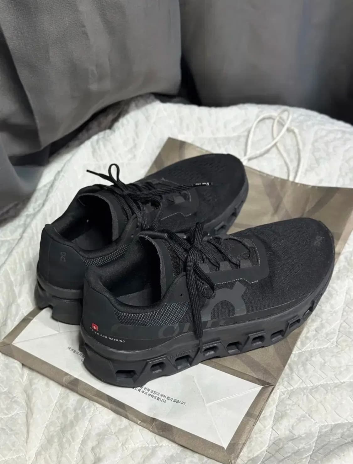 온러닝 클라우드몬스터 블랙 260 41 러닝화 상품이미지1