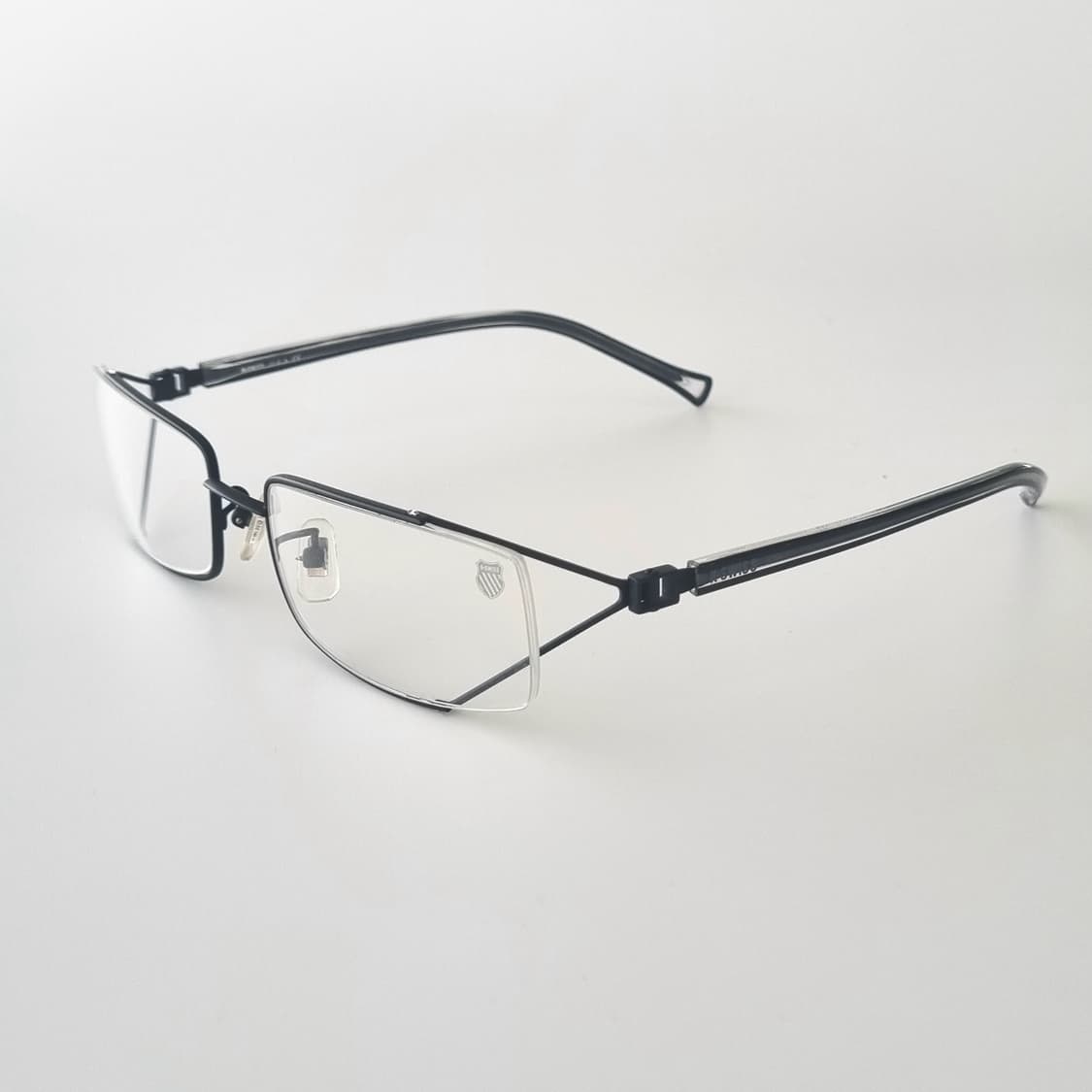 데드스탁  지적인 무드의 매트 블랙 테크니컬 메탈 안경테 1242 상품이미지1