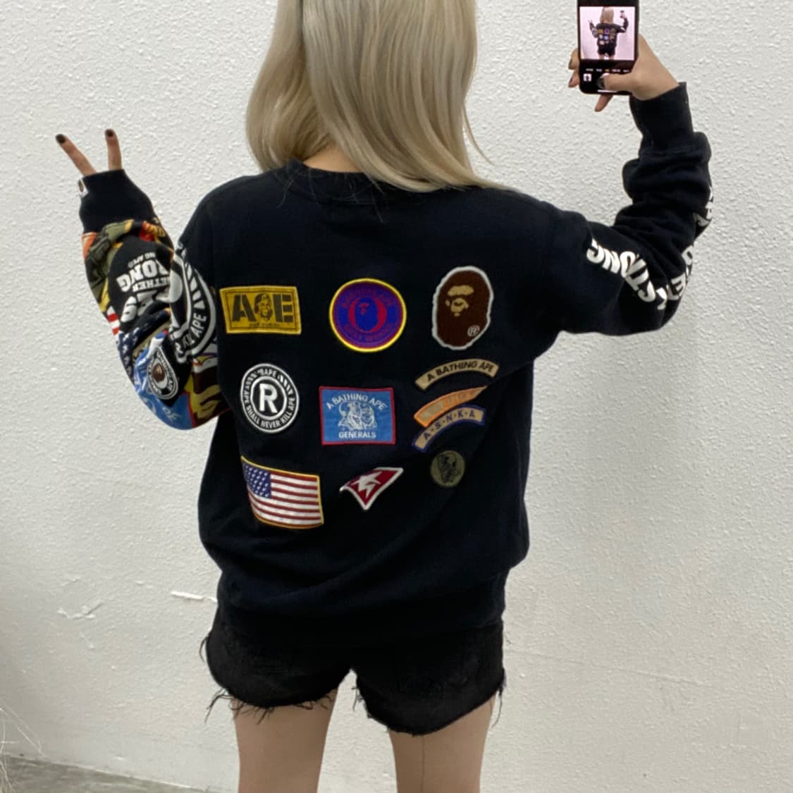 에이프 백패치 블랙 맨투맨 L 상품이미지1