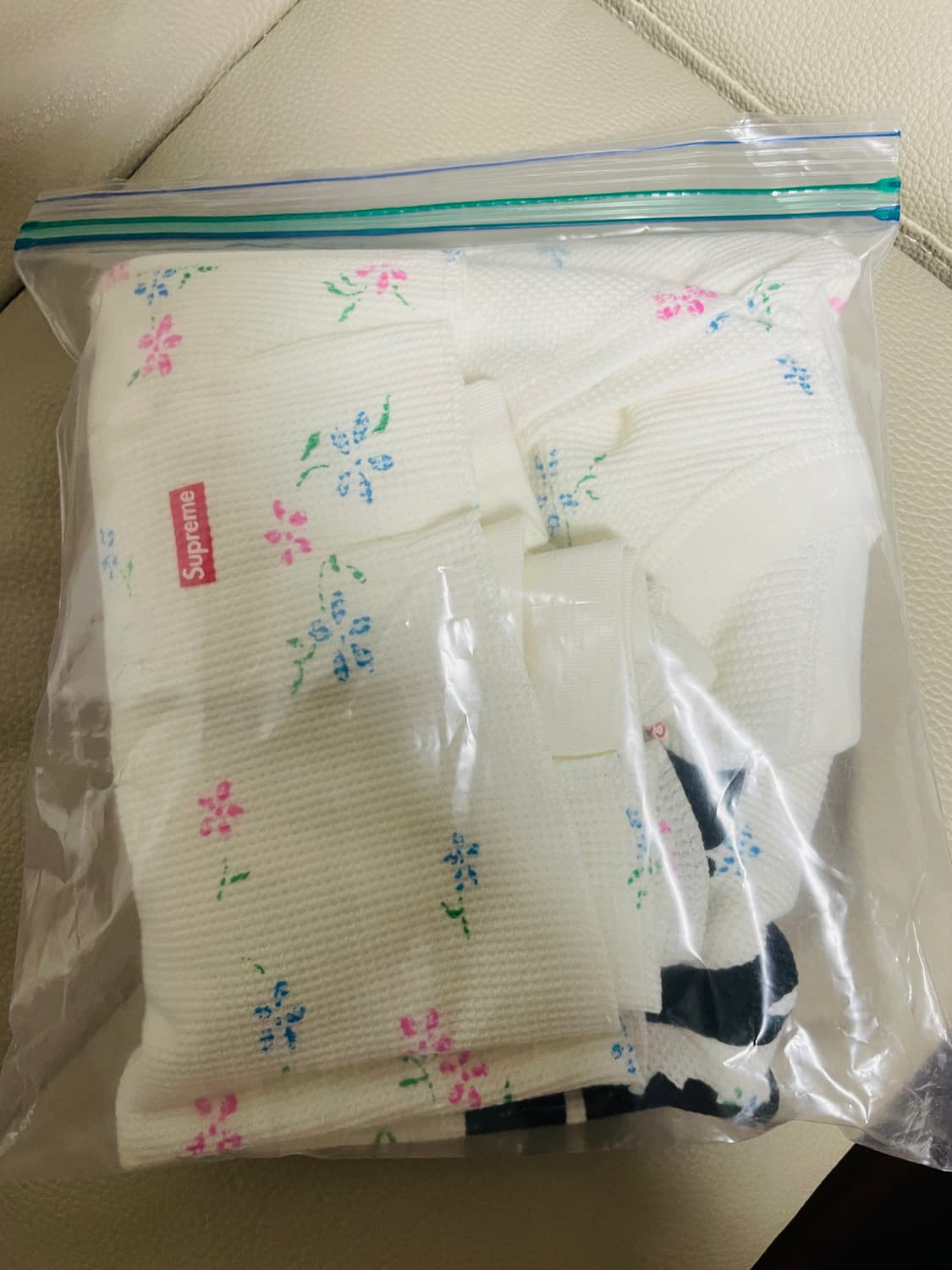 슈프림 헤인즈 본즈 써멀 크루 플로럴 상품이미지2