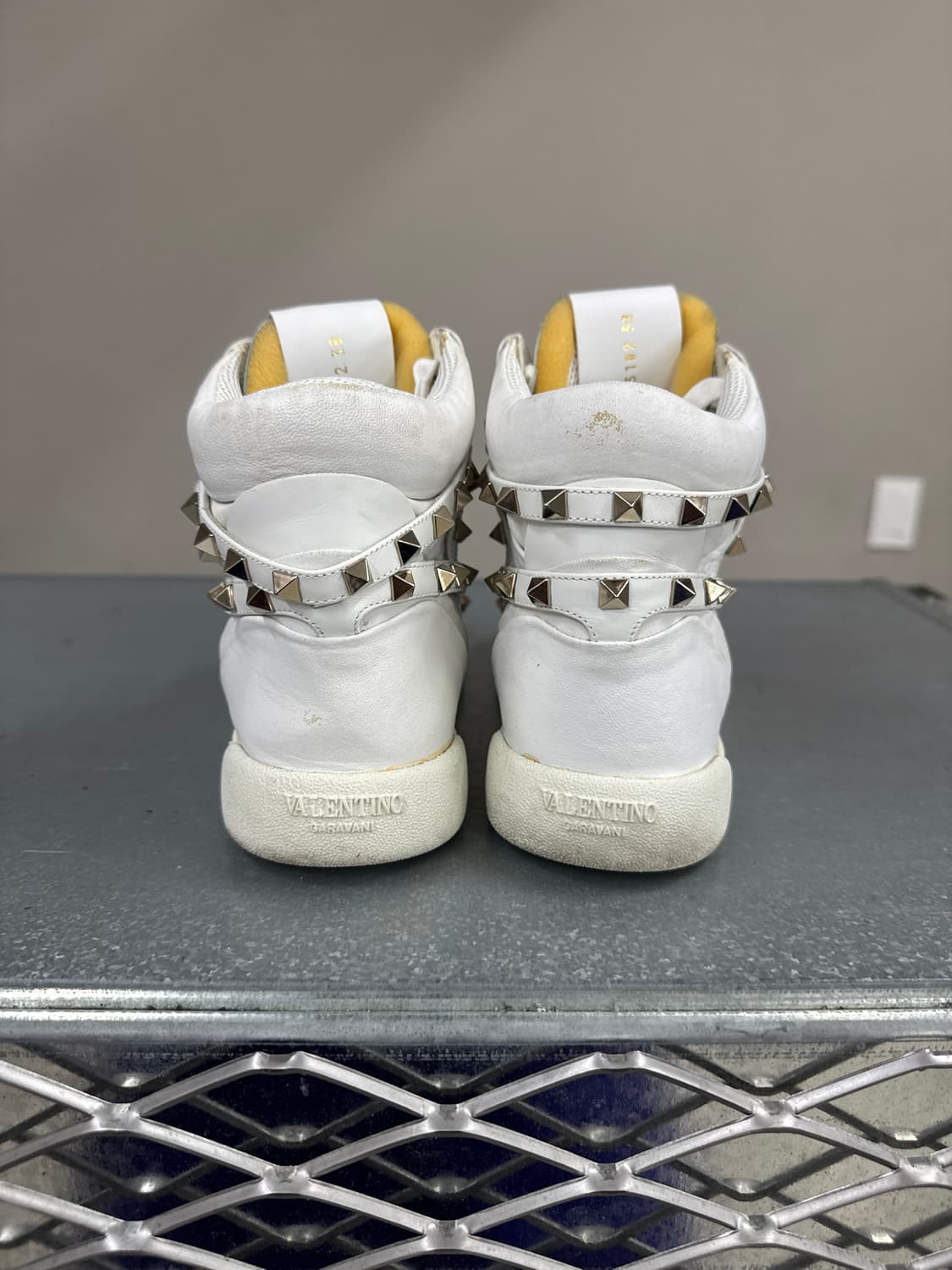 발렌티노 락 스터드 하이탑 38 상품이미지3