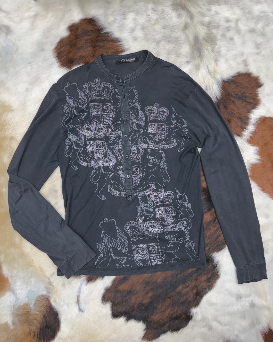 닐바렛 헤럴딕 크레스트 헨리넥 롱슬리브 상품이미지1