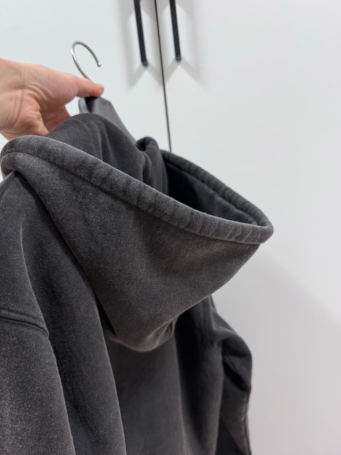 s)스투시 페이디드 그래픽 집업 후드 워시드 블랙  상품이미지3