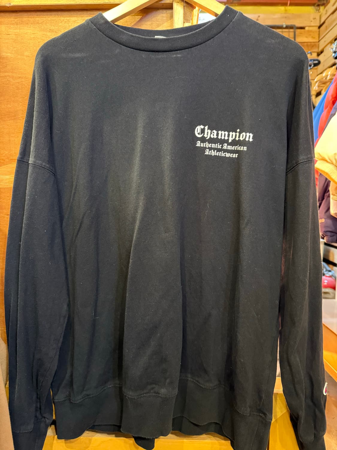 챔피온 백프린팅 블랙 맨투맨 상품이미지1