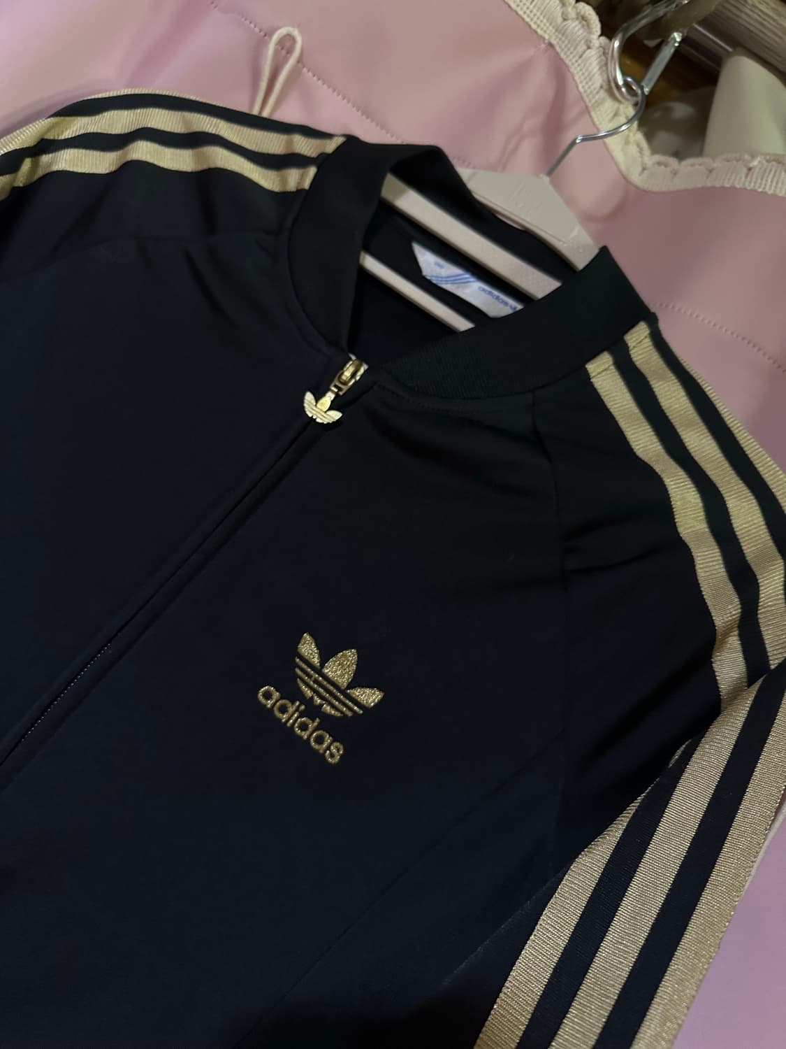 아디다스 져지 아디다스 파이어버드 불꽃져지 아디다스 검골 블랙 골드 집업 상품이미지3