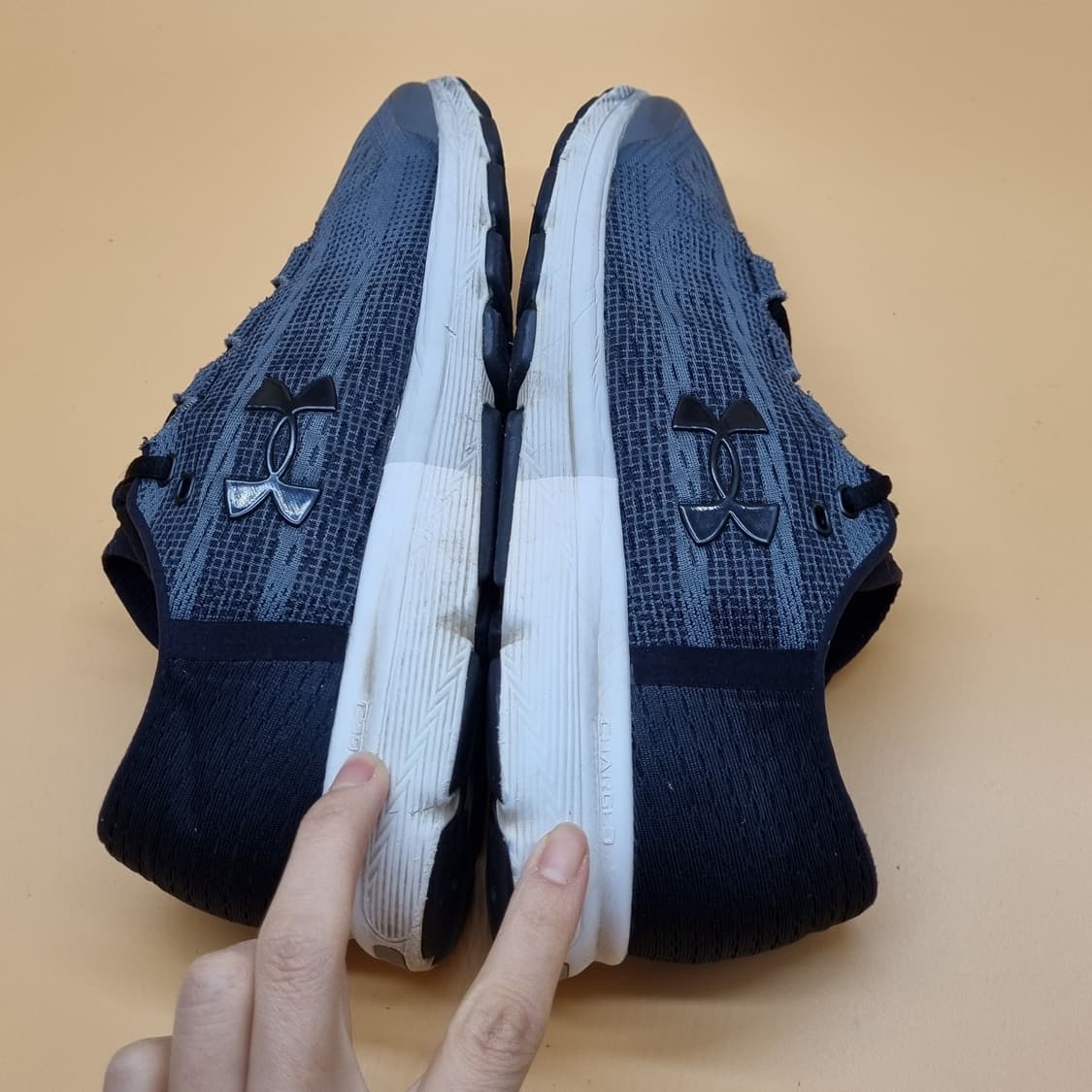 언더아머 차지드 스피드폼 남성런닝화290. 상품이미지5