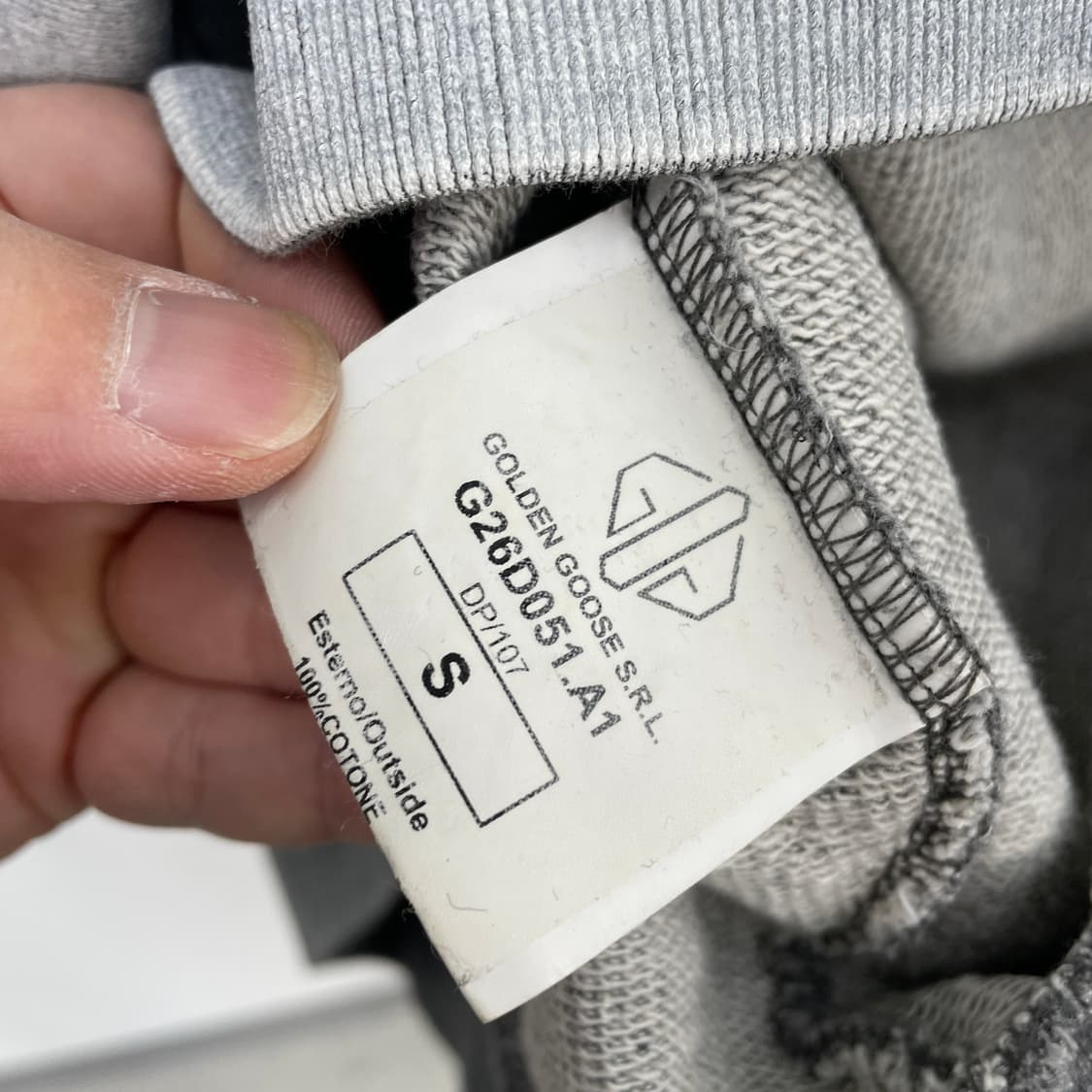 골든구스 페인트 코팅 맨투맨 상품이미지6