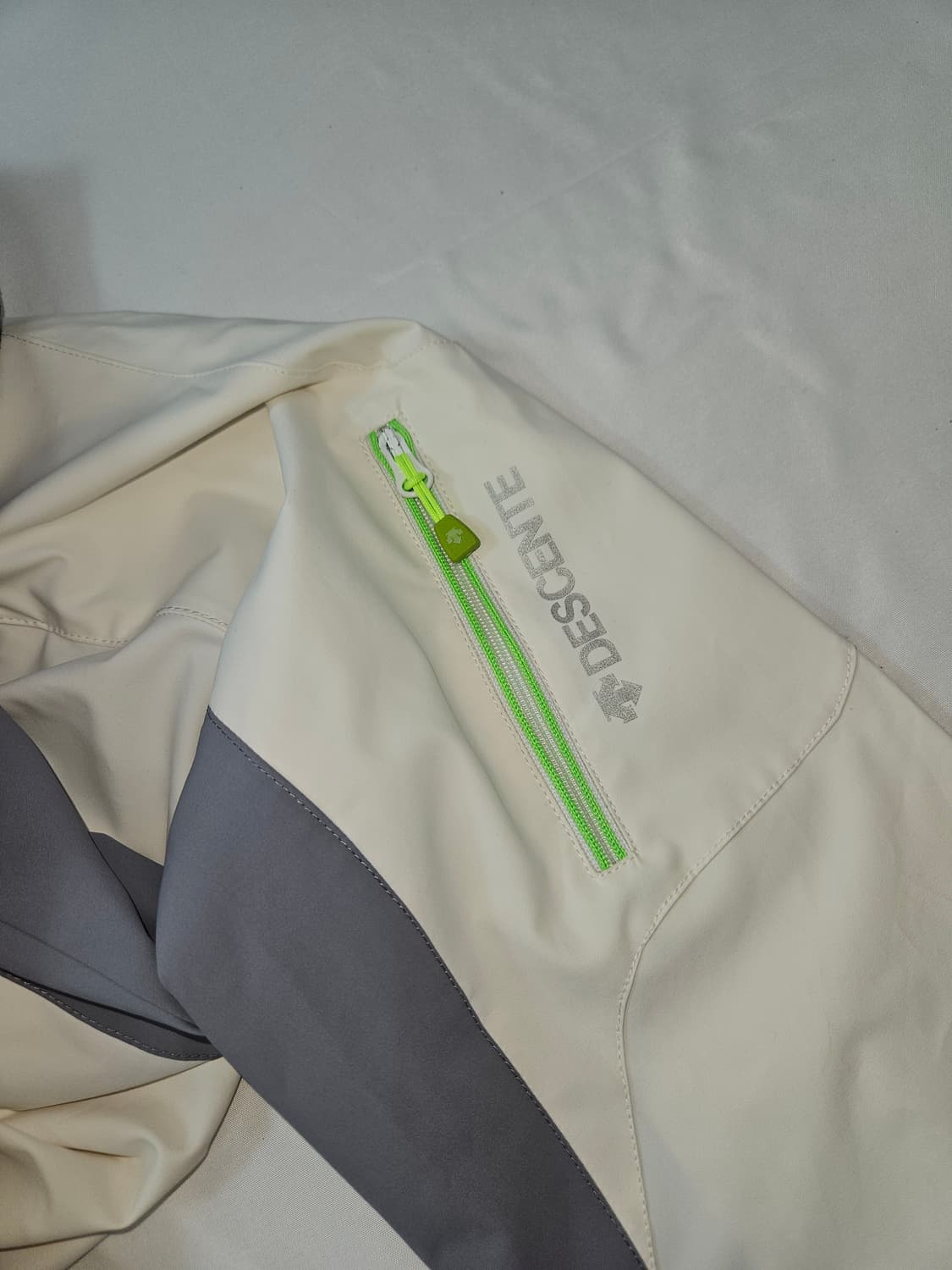 데상트 고프코어 사선웨이 아노락 웜업 우븐자켓 테크 XL 105 상품이미지4