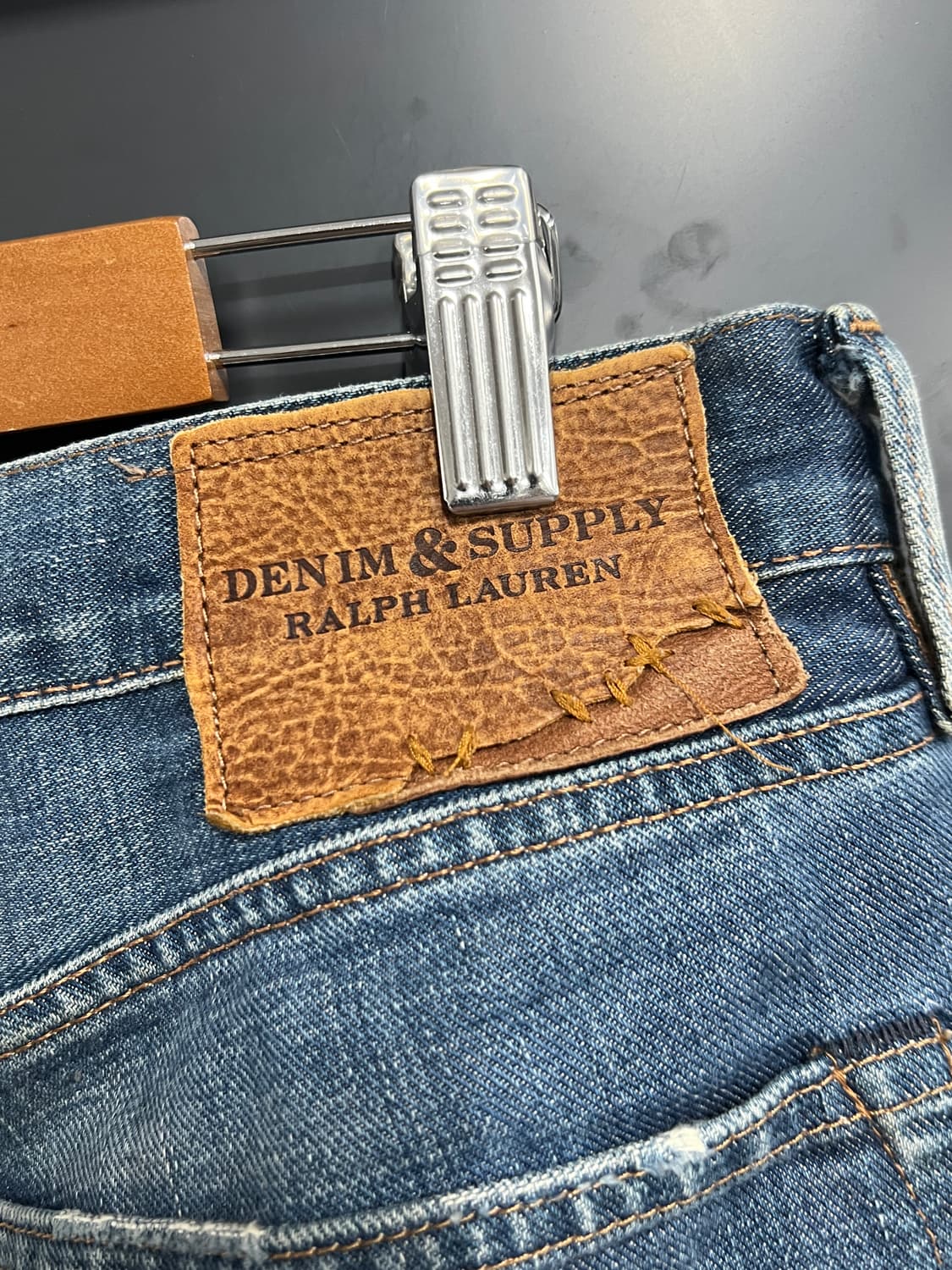 데님앤서플라이 폴로 랄프로렌 슬림핏 데님 팬츠 상품이미지3