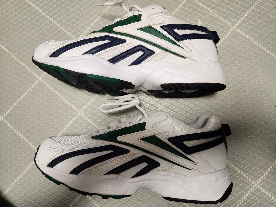 리복 운동화 인터벌 로고 사이즈280  

오염 하자없이 깨 상품이미지6