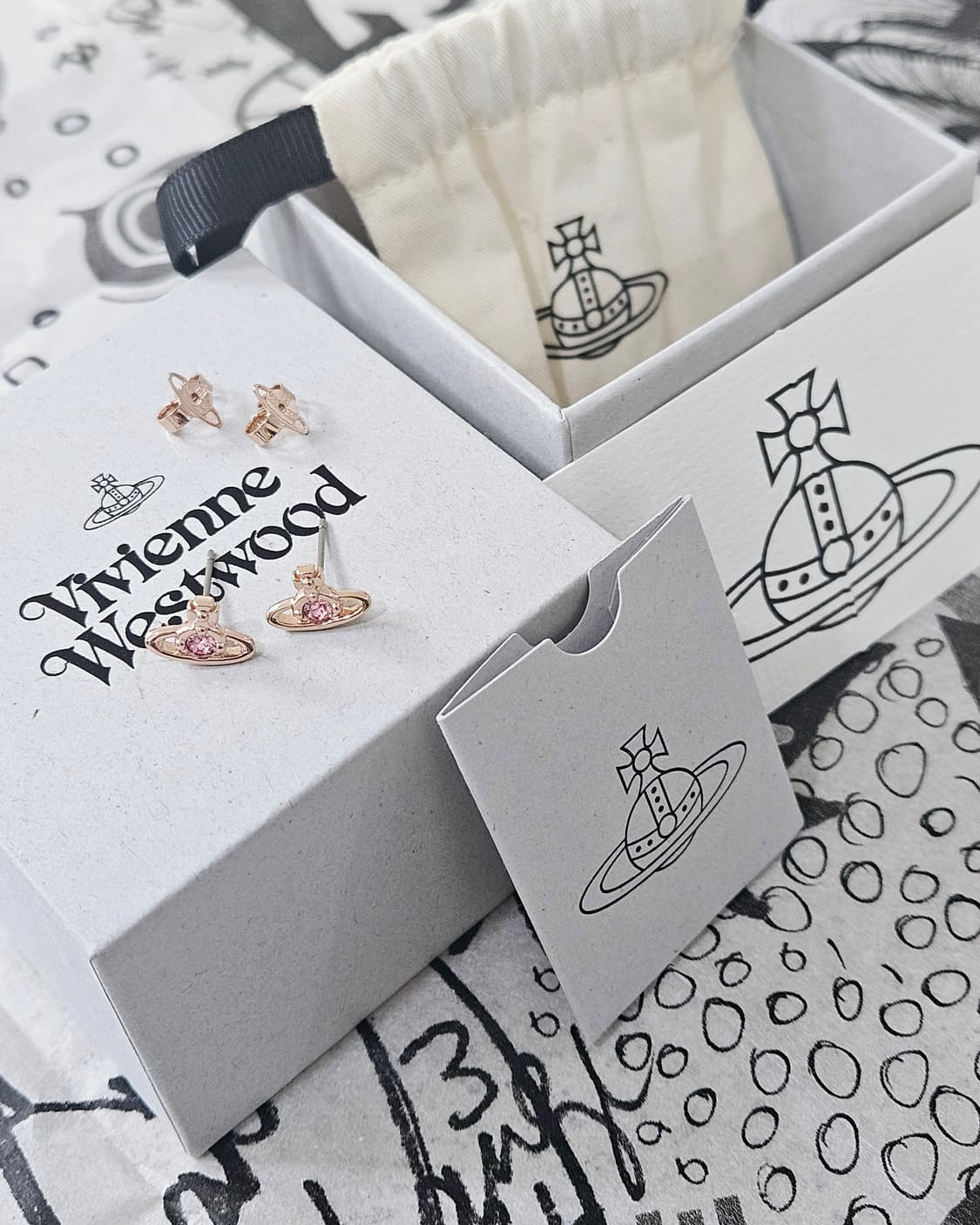 비비안 웨스트우드 나노 솔리테어 귀걸이 핑크골드×핑크큐빅 [정품/풀박스] 상품이미지5