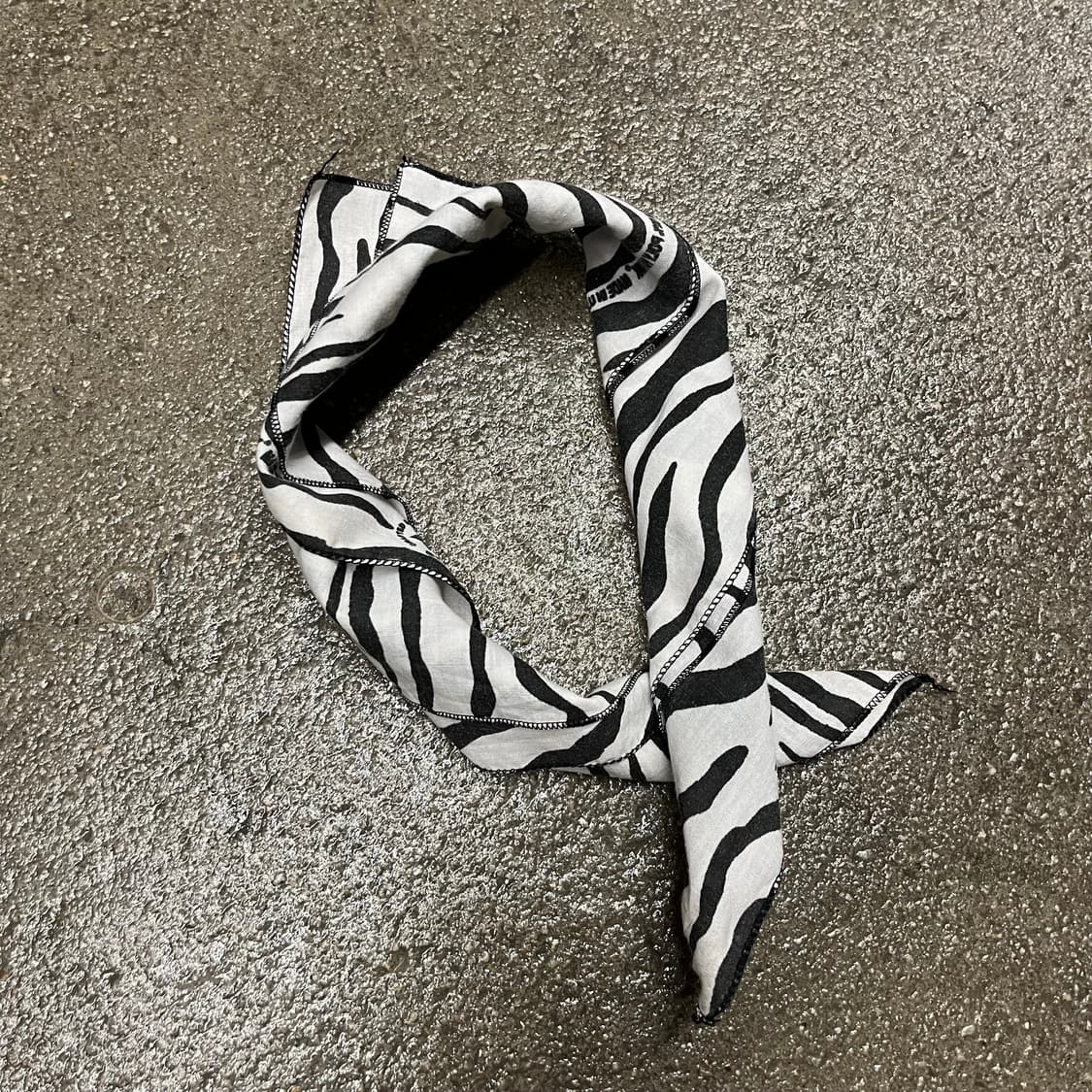 90s 빈티지 지브라 패턴 반다나 상품이미지3