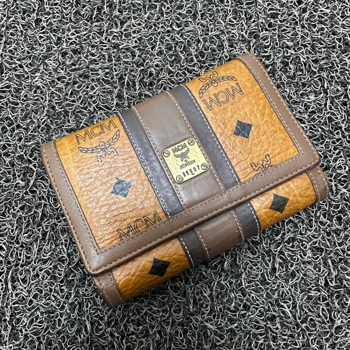 MCM 엠씨엠 비세토프 가죽 지갑 상품이미지1