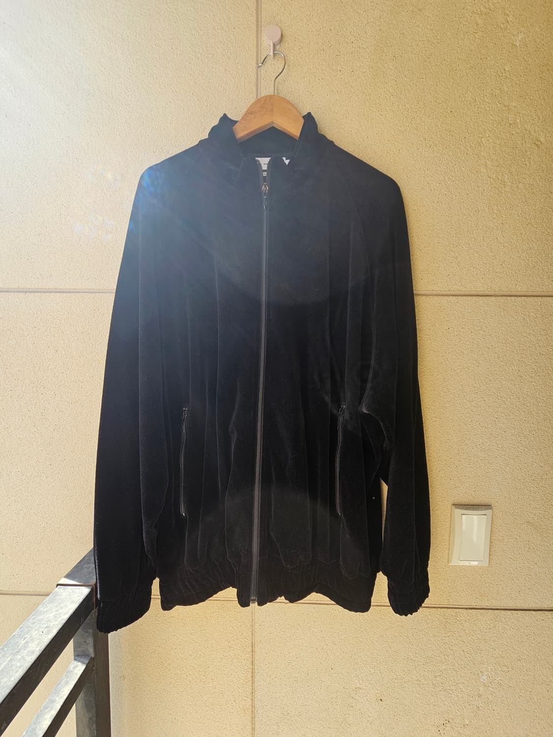 (2) 그라프페이퍼 24AW 컬렉션 벨루아 트랙자켓 상품이미지1