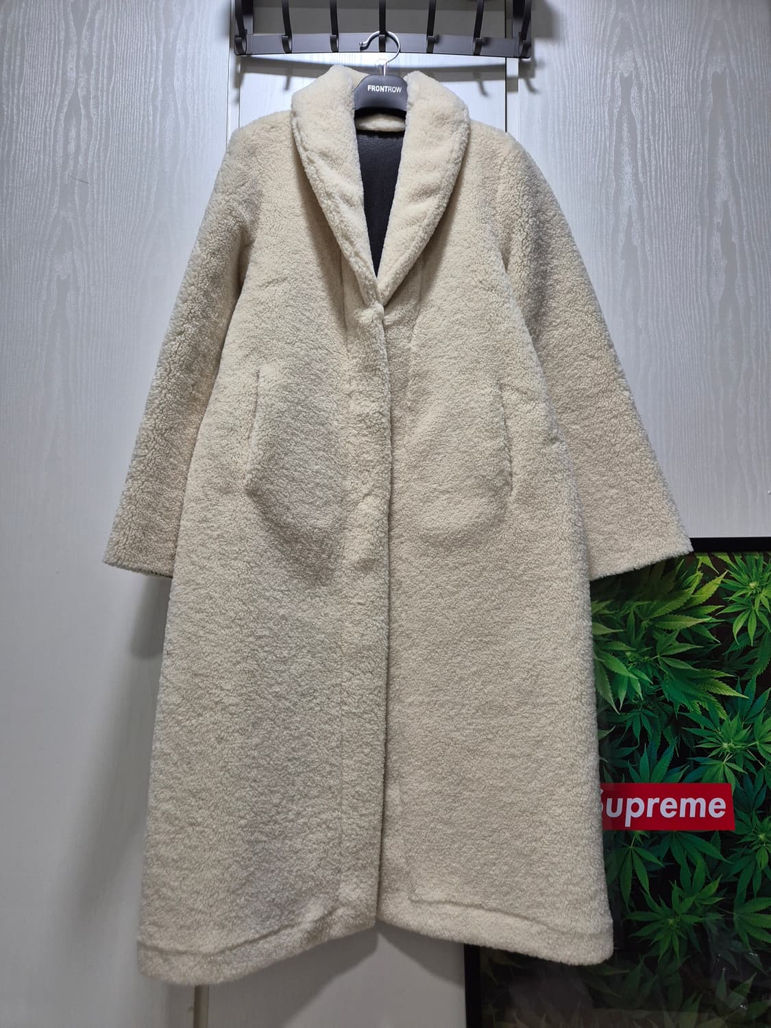 (새상품)프론트로우 아이보리 뽀글이 코트 상품이미지1