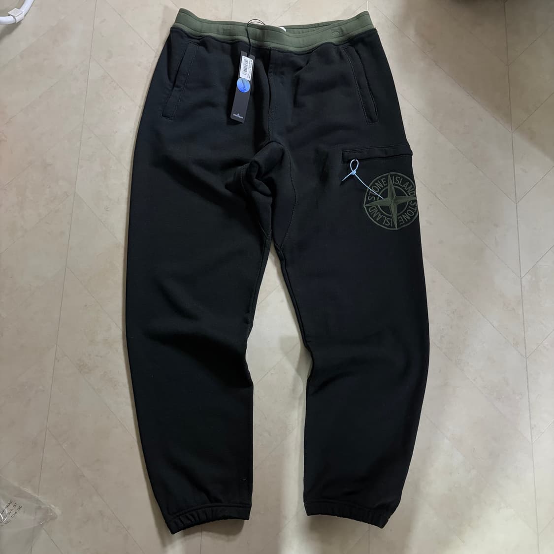 새상품(L)스톤아일랜드 자수로고 스웨트 조거 팬츠 다크그린 상품이미지1
