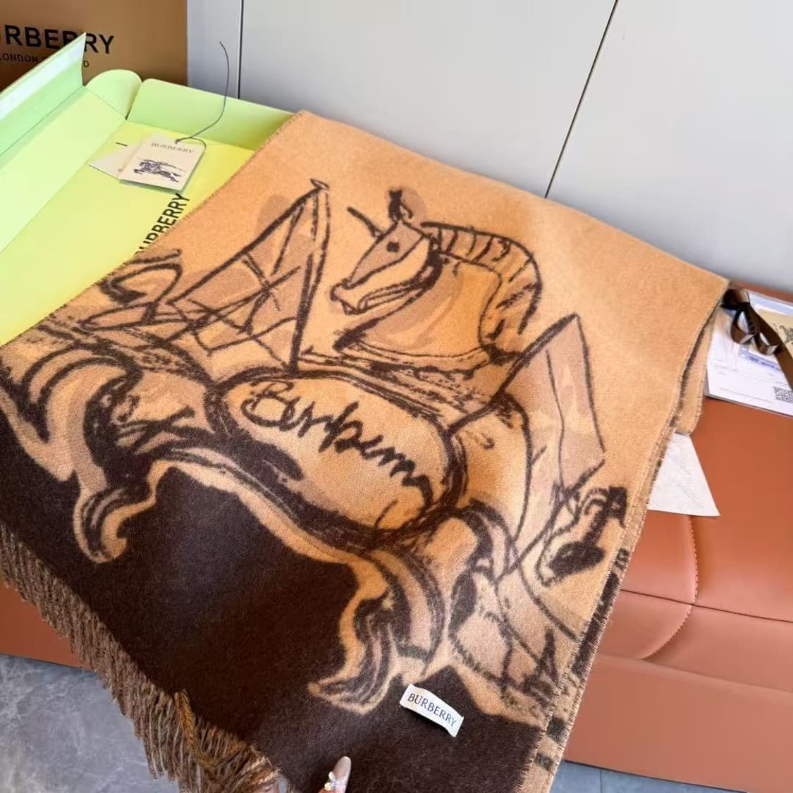 버버리숙녀 리버서블 스카프 100% 램스울
 상품이미지5