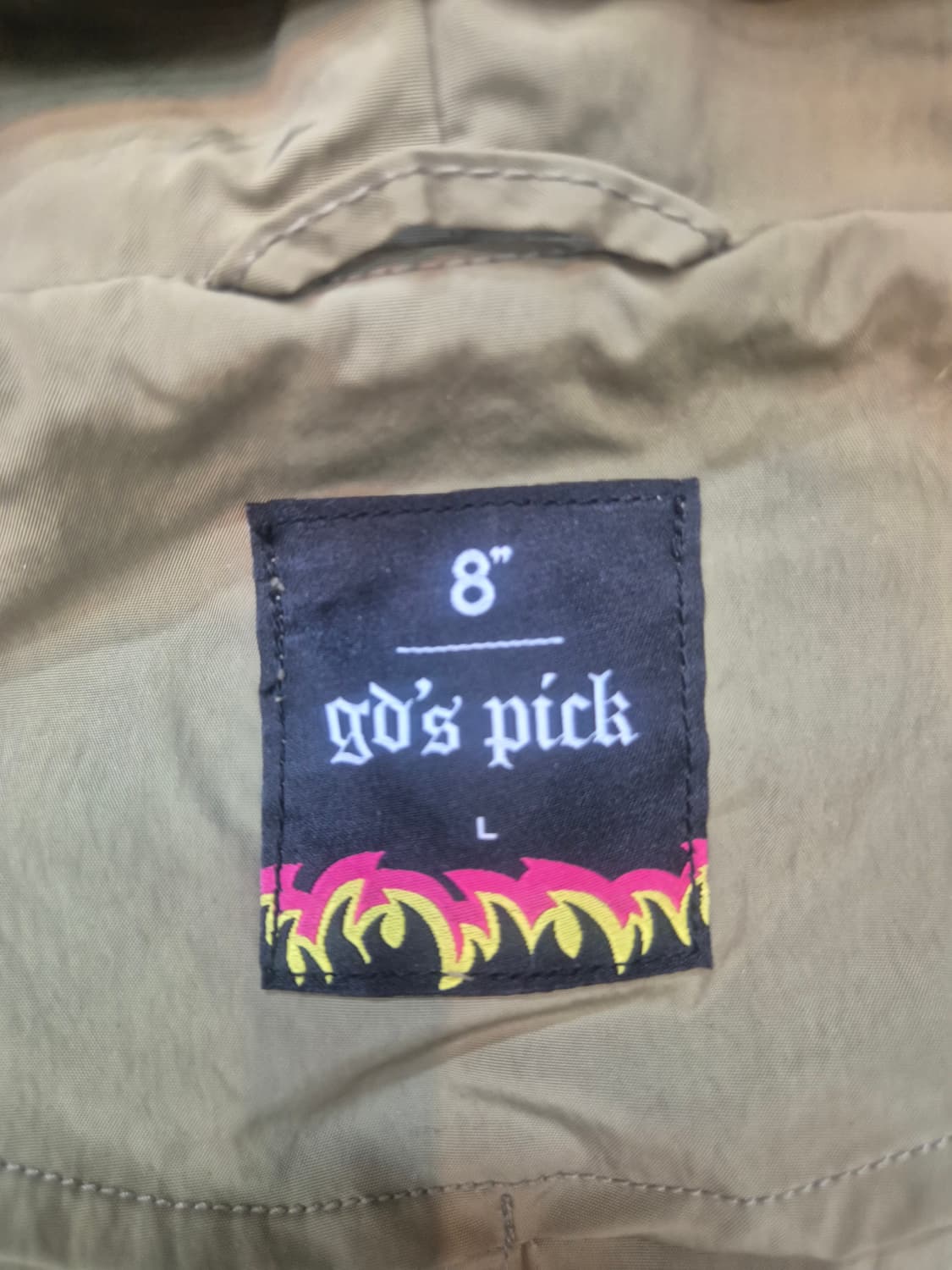 지드래곤 콜라보 8세컨즈 gd's pick 오버핏

카키 후드 롱 야상 상품이미지2