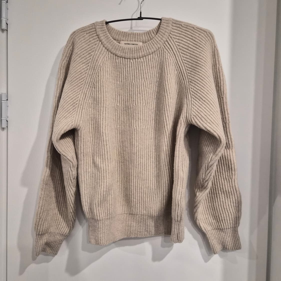 Nothing Written 볼륨 립 메리노 울 니트 상품이미지4