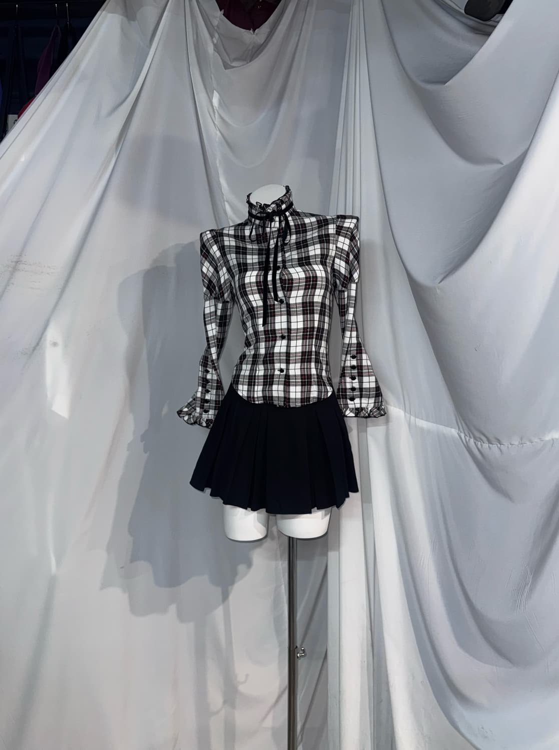 바디라인 레드 체크셔츠 세실맥비 윈터 공겜여주깔 코디세트  상품이미지3