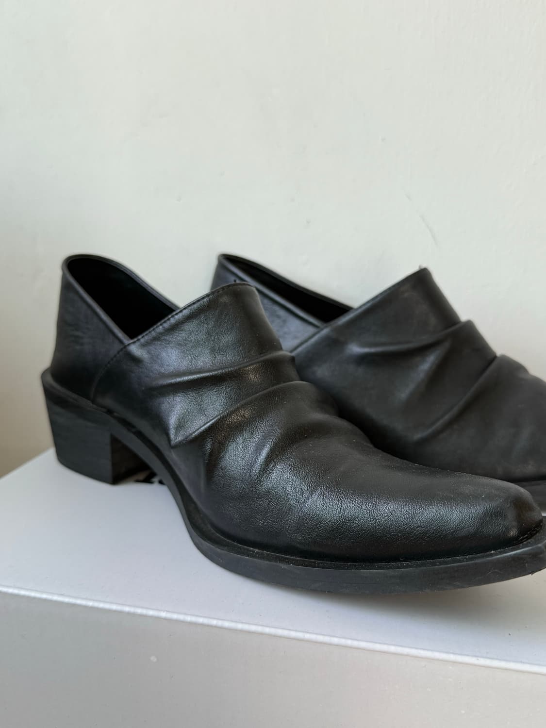 더에펠 클래식 셔링 소가죽 스틸레토 블로퍼 (레더 드레이핑 로퍼) 상품이미지1