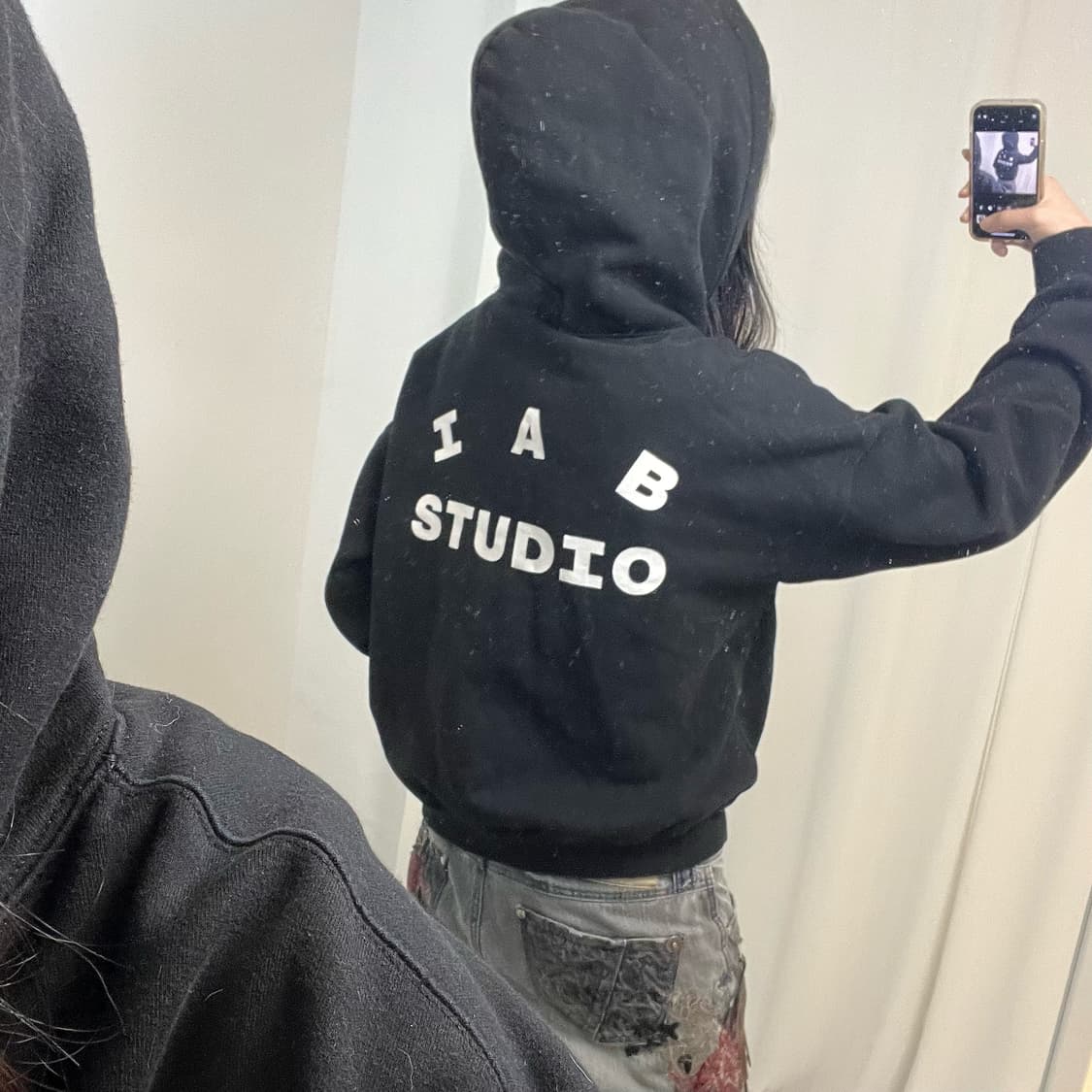 IAB Studio Black Hoodie 상품이미지3