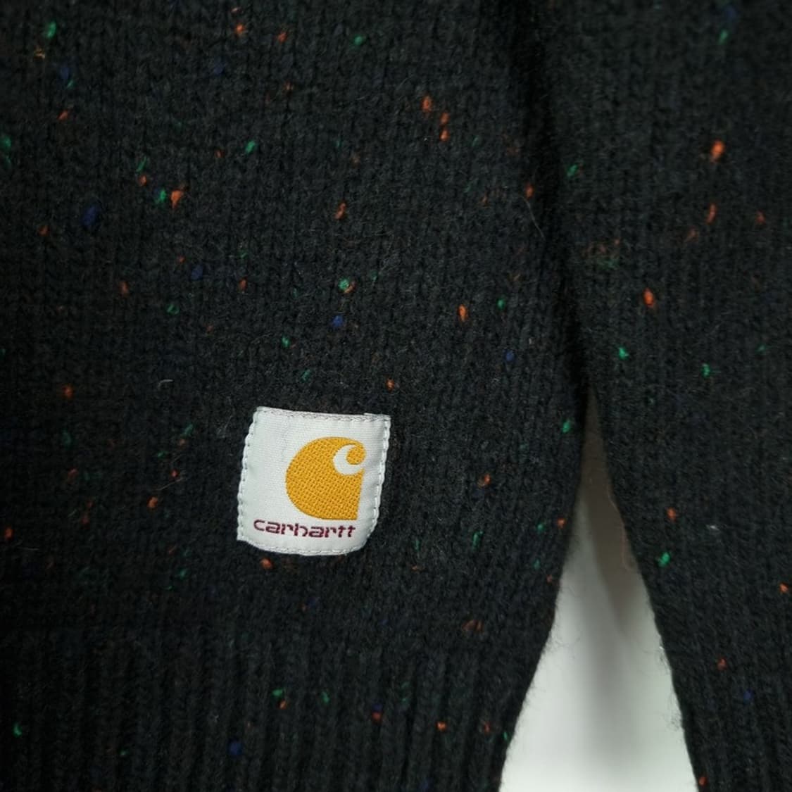 [칼하트] 로고 패치 크루넥 니트 스웨터 블랙 M19744 상품이미지6