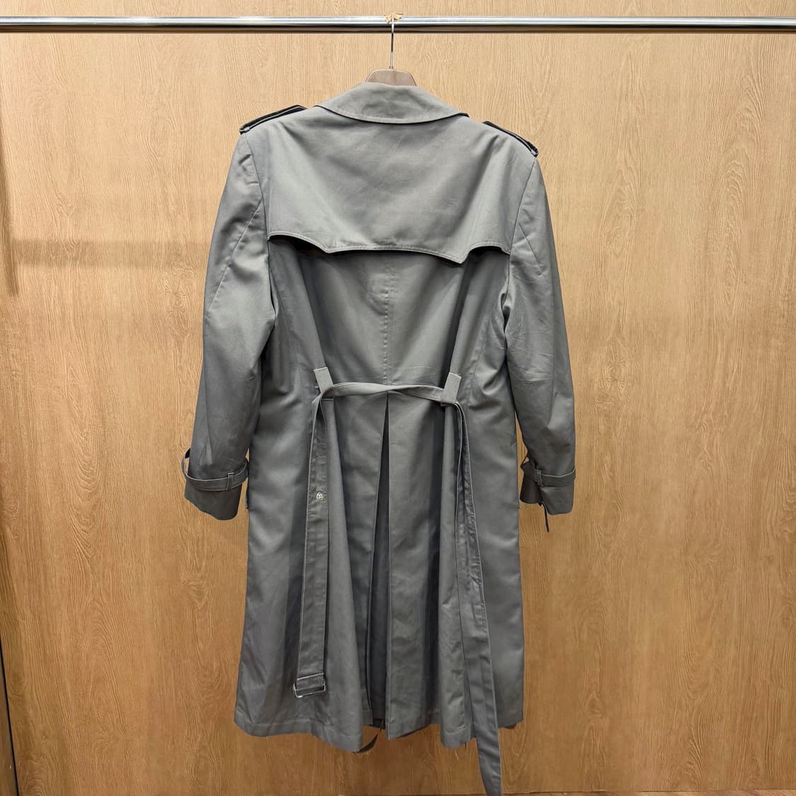 크리스찬 디올 더블 브레스티드 울 트렌치 코트 허리 벨트 디테일 그레이 상품이미지3
