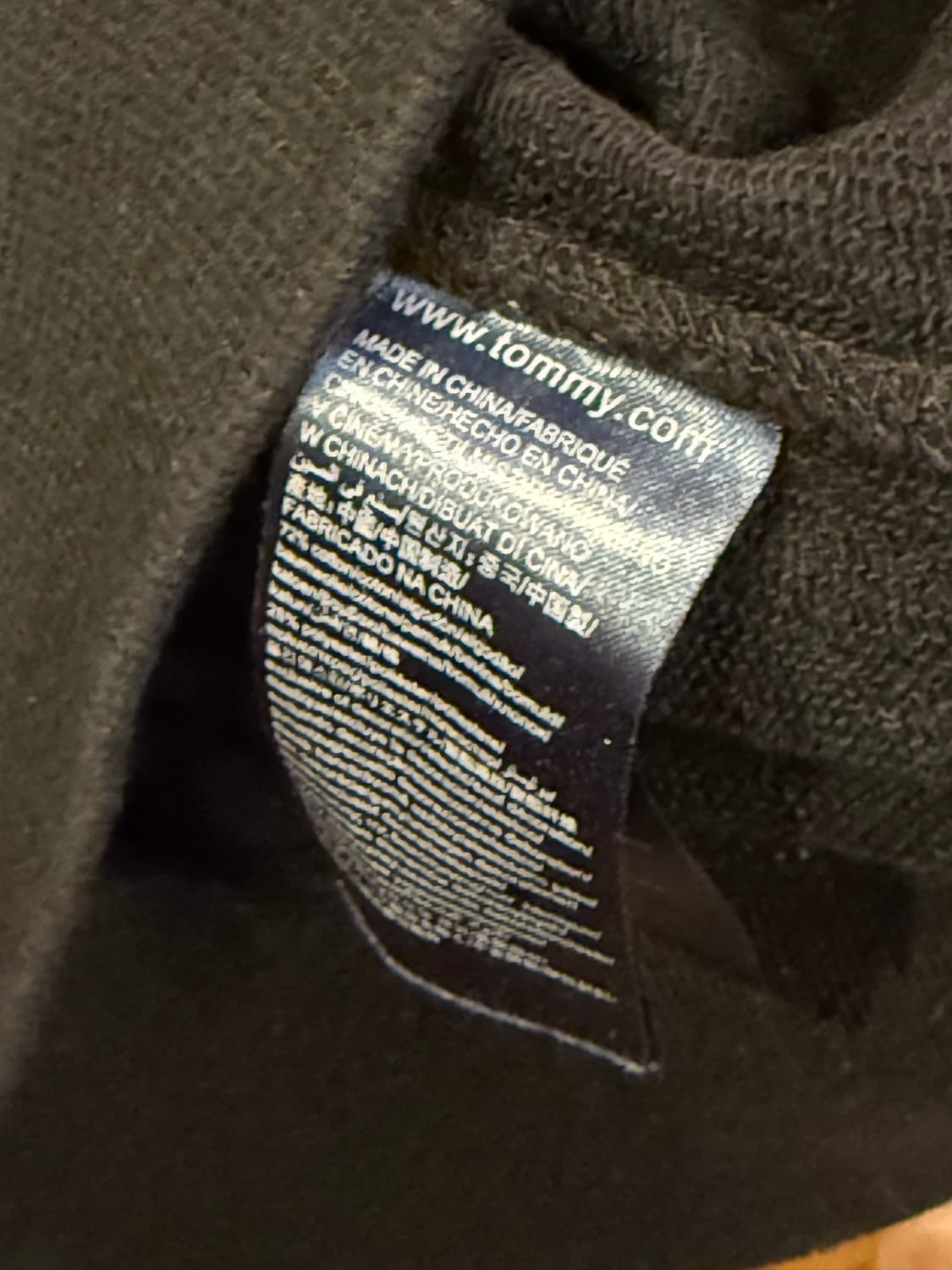 타미힐피거 블랙 맨투맨 상품이미지3