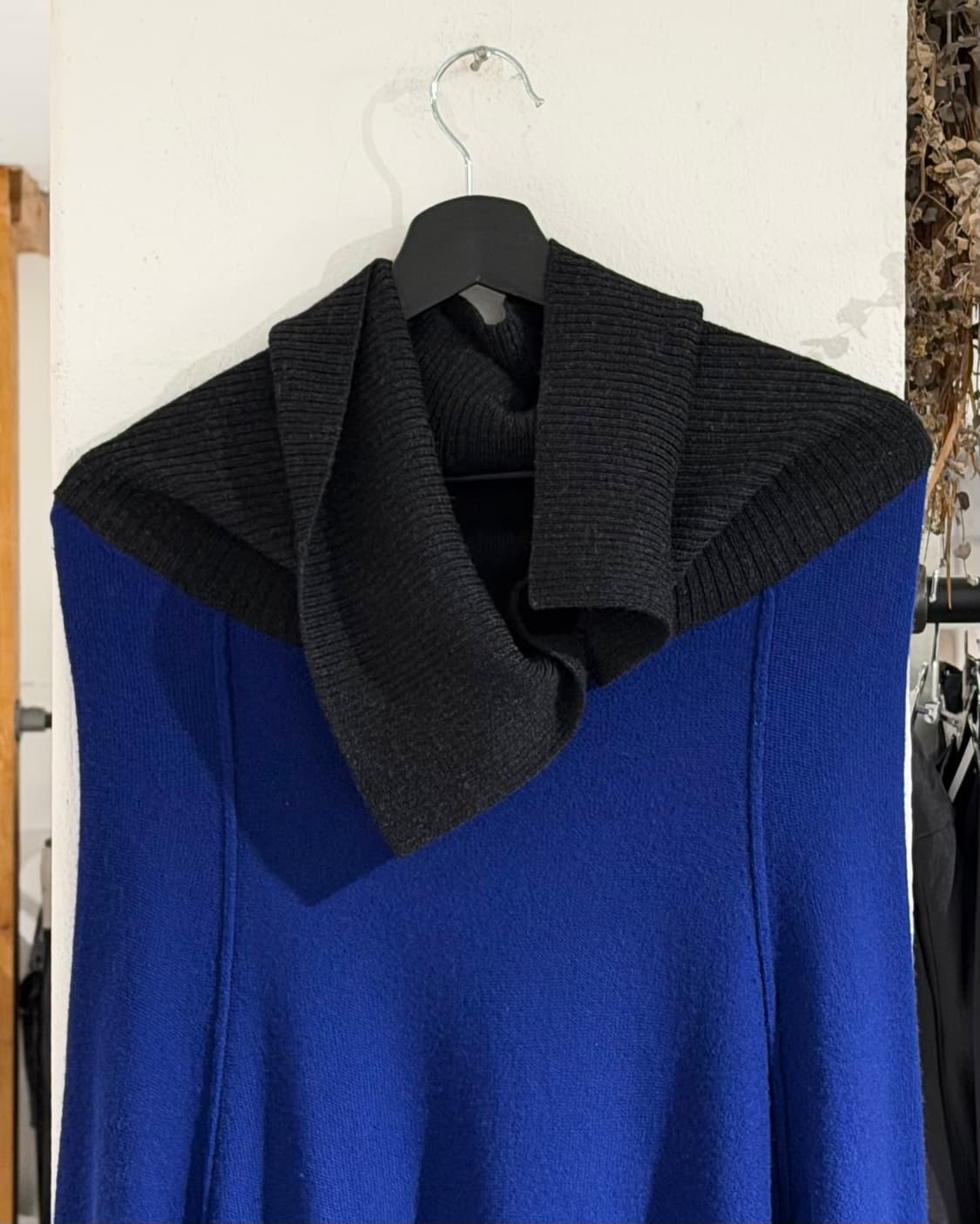 y's 블루 차콜 배색 언발란스 버튼 하이넥 니트 상품이미지4