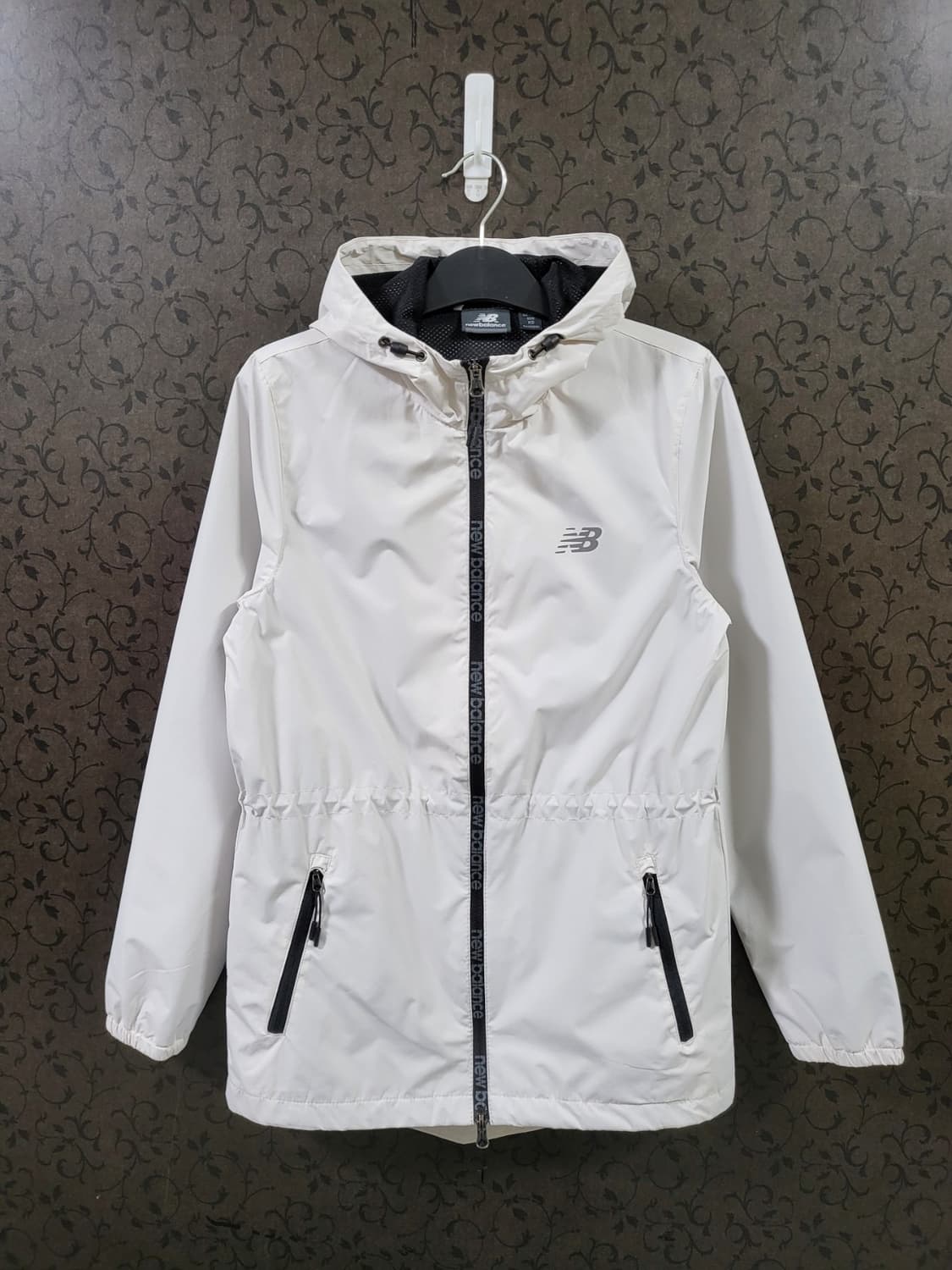 뉴발란스 바람막이 44 상품이미지1