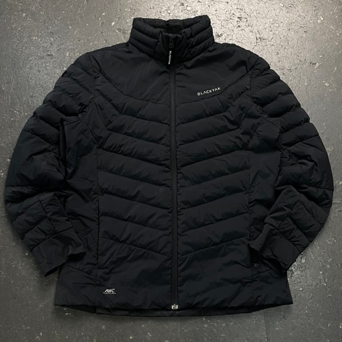 100 블랙야크 경량패딩 상품이미지1