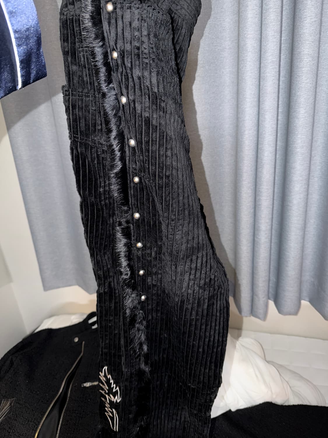 wesken 사이드 퍼 스터드 디테일 코듀로이 팬츠 상품이미지1