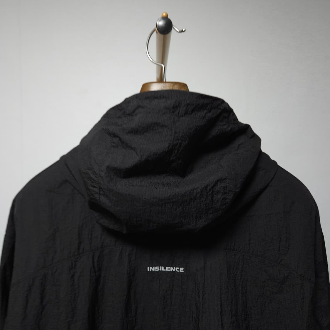 미즈노 인사일런스 라이트웨이트 블랙 후드 바람막이 상품이미지5